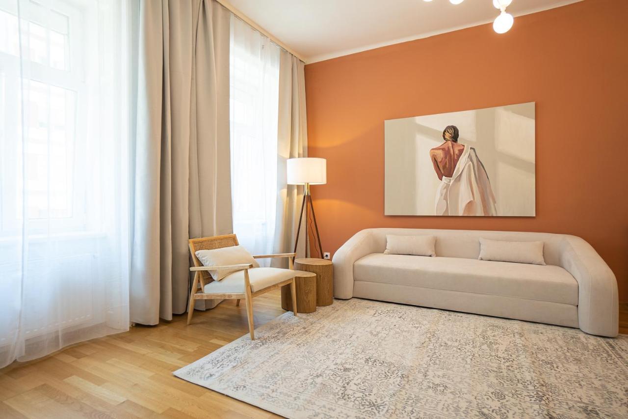 Bright 3-Room Apartment With A King-Size Bed Bécs Kültér fotó