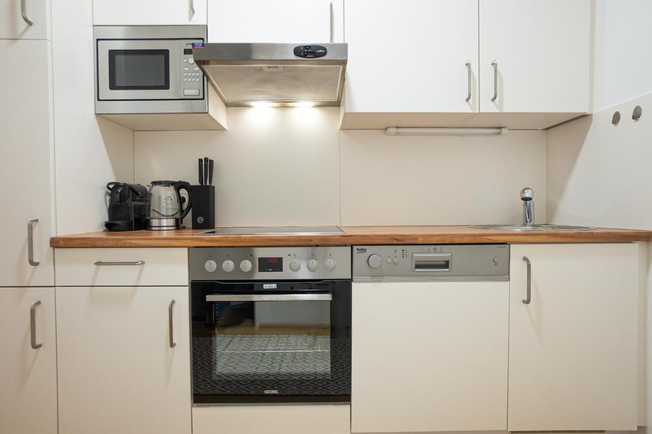 Bright 3-Room Apartment With A King-Size Bed Bécs Kültér fotó